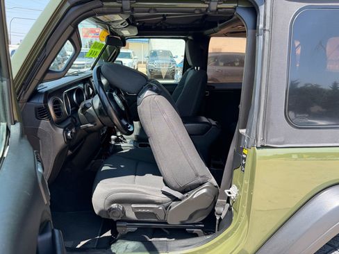 Used 2021 Jeep Wrangler Sport AWD/4WD image 27