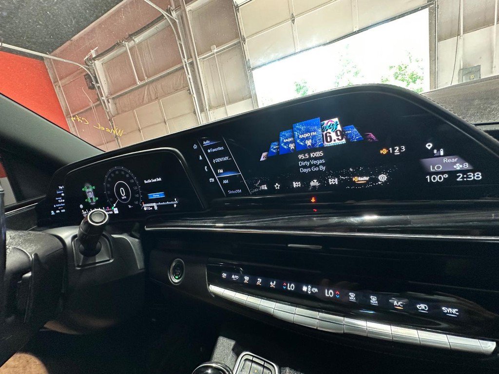 Used 2021 Cadillac Escalade ESV Sport AWD/4WD image 23
