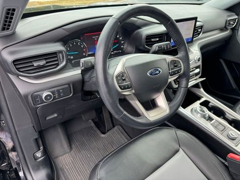 Certified 2022 Ford Explorer XLT w/ Equipment Group 202A image 24