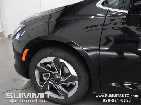 New 2027 Chrysler Pacifica Limited AWD/4WD image 40