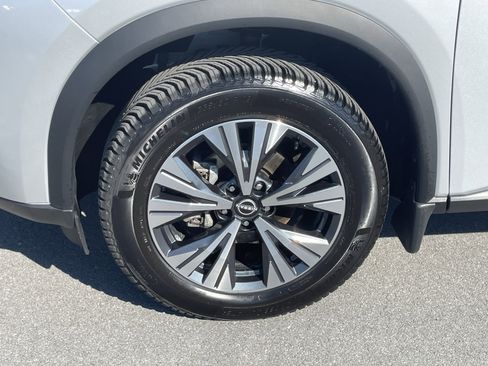 Used 2023 Nissan Rogue SV w/ SV Premium B Package AWD/4WD image 11
