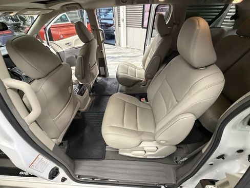 Used 2019 Toyota Sienna XLE image 49