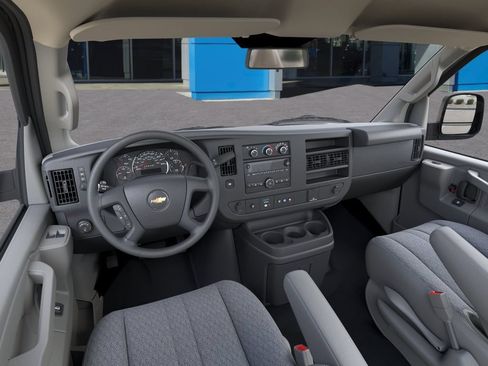 New 2025 Chevrolet Express 4500 w/ Power Convenience Package RWD image 15