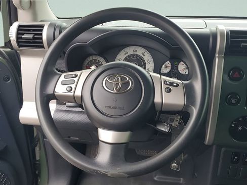 Used 2014 Toyota FJ Cruiser 2WD w/ Convenience Package image 22