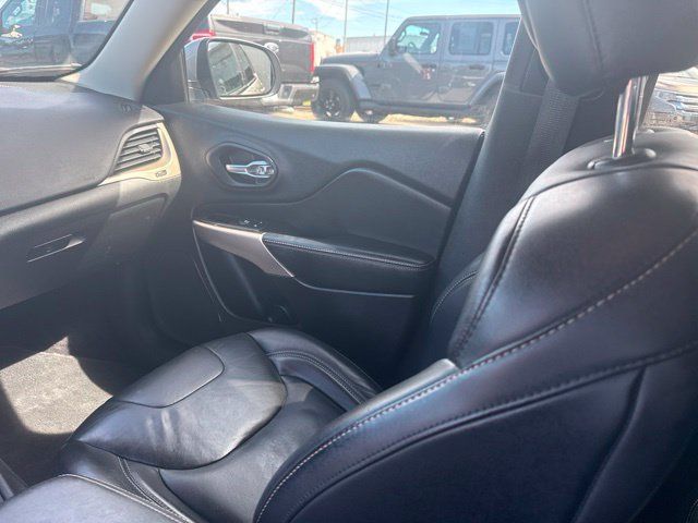 Used 2017 Jeep Cherokee Limited FWD image 15