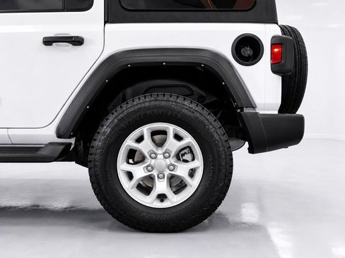 Used 2021 Jeep Wrangler Unlimited Sport AWD/4WD image 9