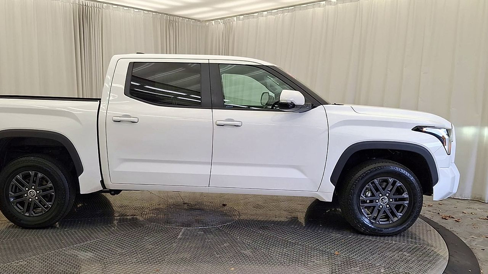 Used 2024 Toyota Tundra SR5 w/ SR5 Convenience Package AWD/4WD image 6
