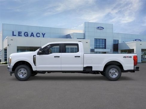 New 2026 Ford F250 XL w/ XL Chrome Package image 3