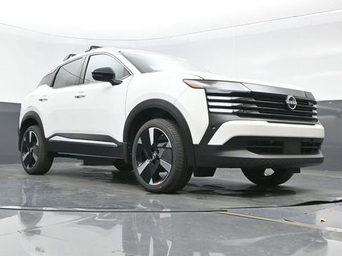 New 2026 Nissan Kicks SR w/ Cold Weather Package FWD image 26