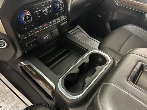 Used 2019 Chevrolet Silverado 1500 LT Trail Boss AWD/4WD image 38