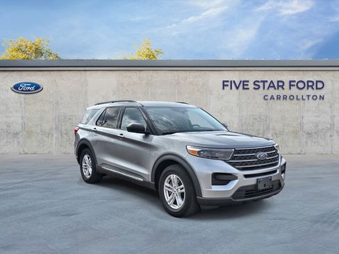 Certified 2022 Ford Explorer XLT image 1