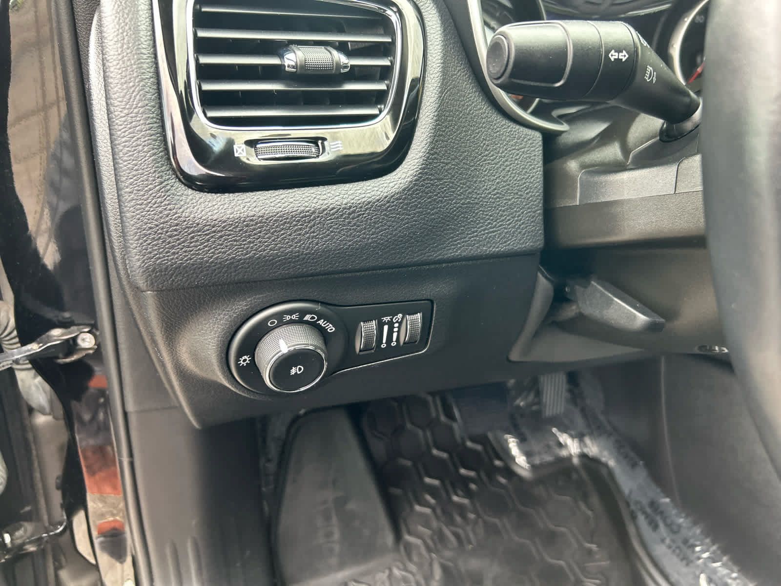 Used 2019 Jeep Compass Limited AWD/4WD image 13