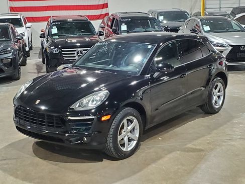 Used 2018 Porsche Macan AWD/4WD image 35