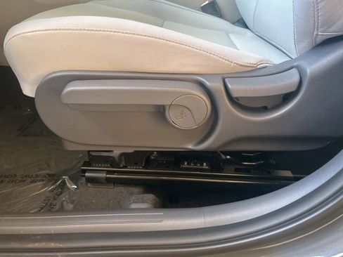 New 2026 Hyundai Kona SE image 17