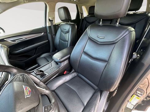 Used 2017 Cadillac XT5 Luxury w/ Driver Awareness Package image 24