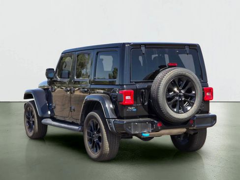 Used 2021 Jeep Wrangler Unlimited Sahara AWD/4WD image 4