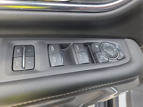 Used 2023 Chevrolet Tahoe Premier w/ Advanced Technology Package AWD/4WD image 16
