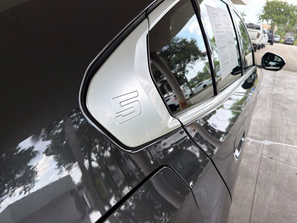 Used 2024 BMW i5 eDrive40i w/ Premium Package RWD image 33