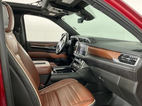 Used 2023 GMC Yukon XL Denali Ultimate AWD/4WD image 36