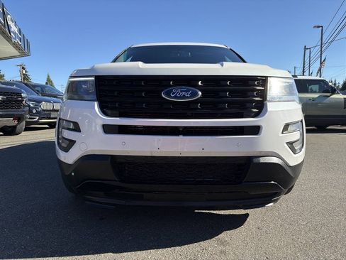 Used 2017 Ford Explorer Sport w/ Equipment Group 401A AWD/4WD image 18