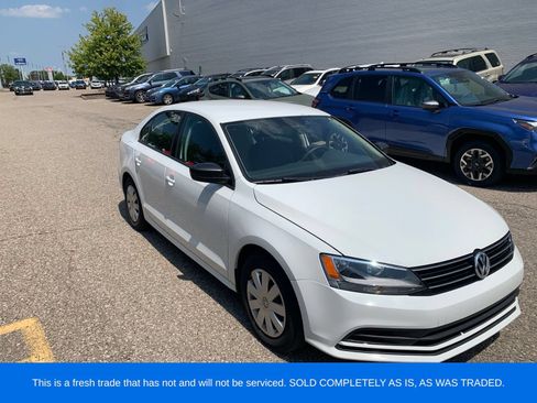 Used 2016 Volkswagen Jetta S FWD image 2
