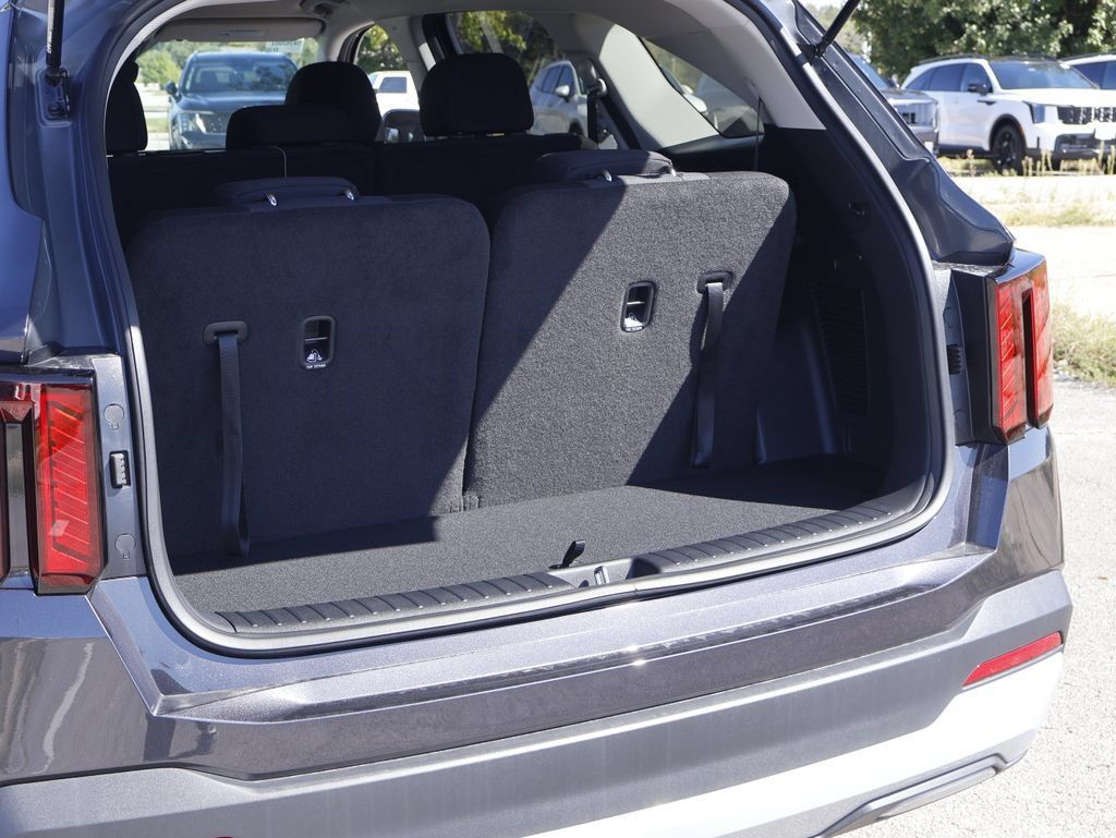 New 2026 Kia Sorento LX FWD image 9