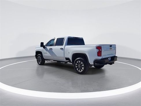 Used 2024 Chevrolet Silverado 2500 Custom w/ Custom Value Package image 6