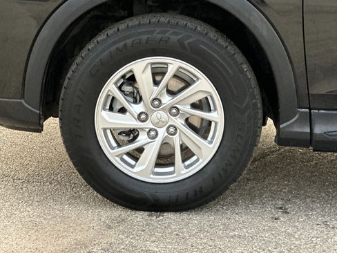 Used 2018 Mitsubishi Eclipse Cross ES image 23