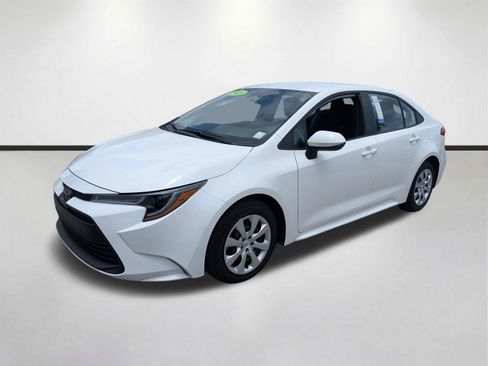 Used 2025 Toyota Corolla LE FWD image 8