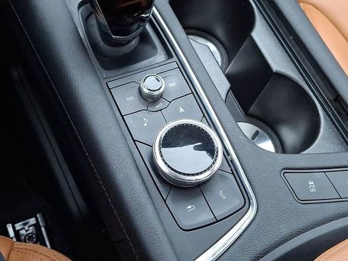 Certified 2022 Cadillac XT5 Premium Luxury image 18