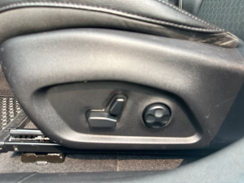 Used 2018 Jeep Compass Latitude w/ Popular Equipment Group image 16