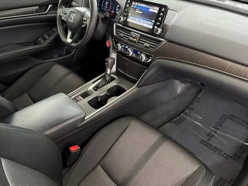 Used 2018 Honda Accord EX image 15