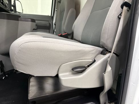 Used 2016 Ford E-350 and Econoline 350 Super Duty RWD image 16