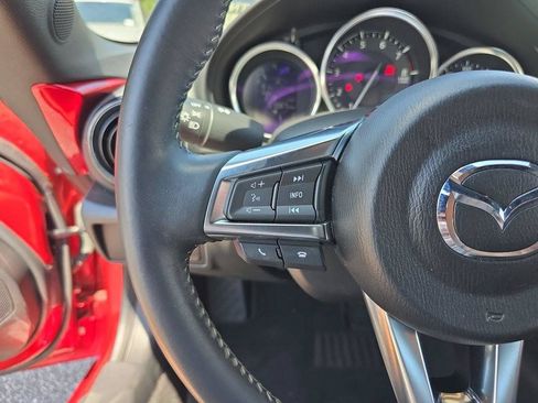 Certified 2022 MAZDA MX-5 Miata Club RWD image 27