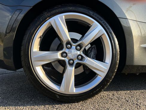 Used 2018 Chevrolet Camaro SS image 38