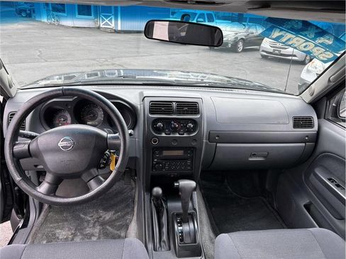 Used 2003 Nissan Frontier SVE image 11