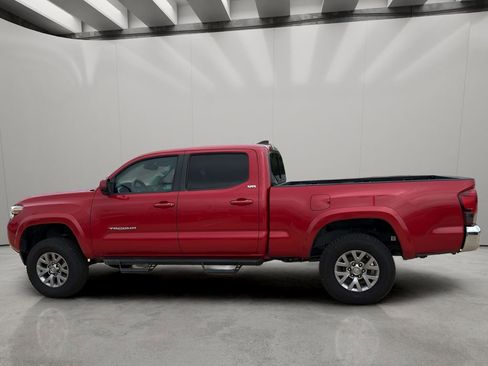 Used 2019 Toyota Tacoma SR5 image 2