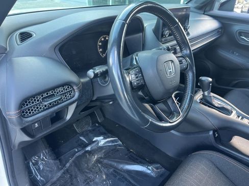 Used 2023 Honda HR-V Sport image 9