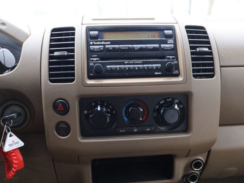 Used 2006 Nissan Frontier LE w/ (H01) Rockford Fosgate Pkg image 10