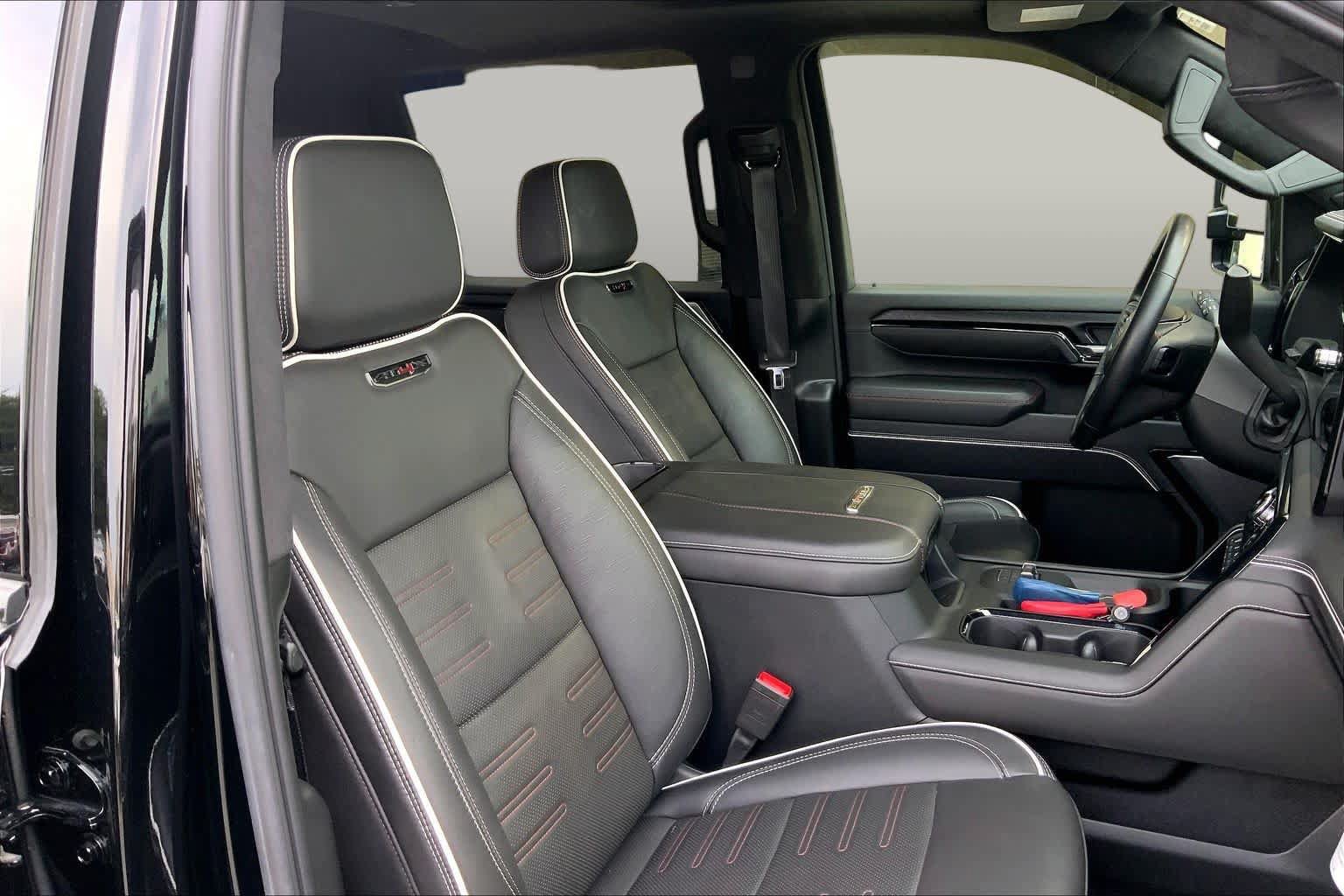 Used 2025 GMC Sierra 2500 AT4X AWD/4WD image 9