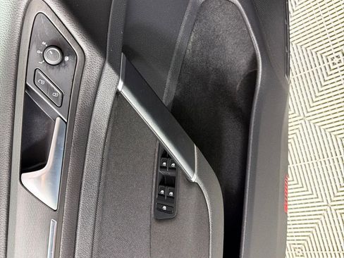 Used 2018 Volkswagen GTI S FWD image 9