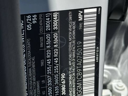 New 2026 Mercedes-Benz EQE 320 4MATIC SUV image 35