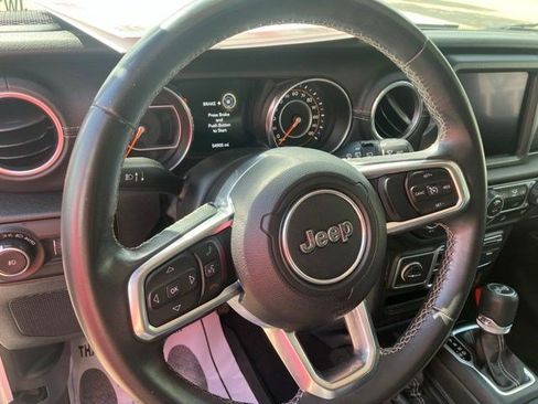Certified 2018 Jeep Wrangler Unlimited Sahara AWD/4WD image 19
