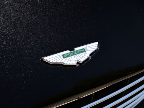 Used 2020 Aston Martin DB11 Coupe image 13