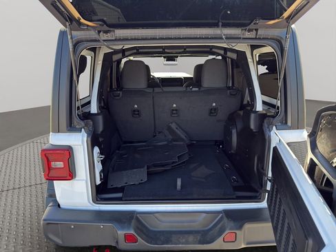 Used 2024 Jeep Wrangler Unlimited Rubicon w/ Dual Top Group image 9