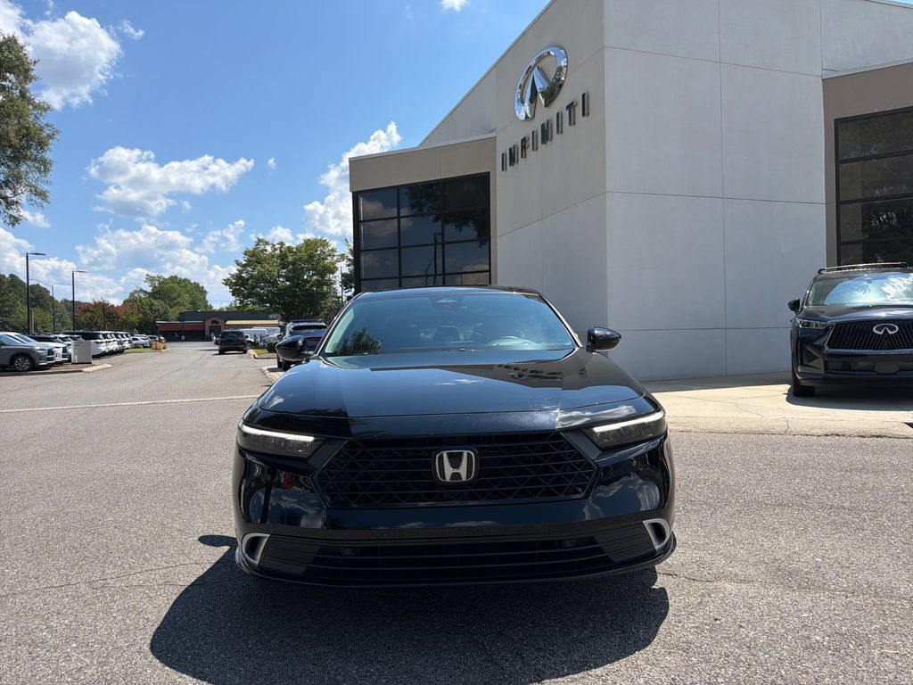 Used 2025 Honda Accord Touring image 3