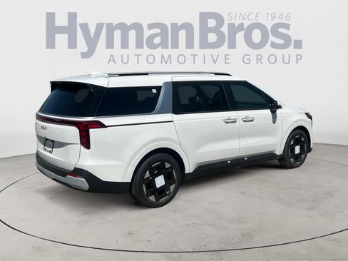 New 2026 Kia Carnival EX FWD image 3