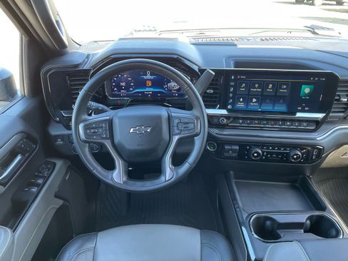 Used 2024 Chevrolet Silverado 2500 ZR2 w/ ZR2 Bison Edition image 4