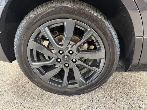 Used 2022 Chevrolet Equinox RS w/ Infotainment Package image 27