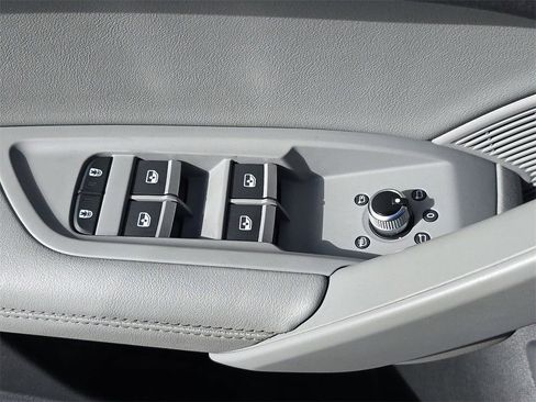 Certified 2023 Audi Q5 2.0T Premium Plus w/ Premium Plus Package image 19